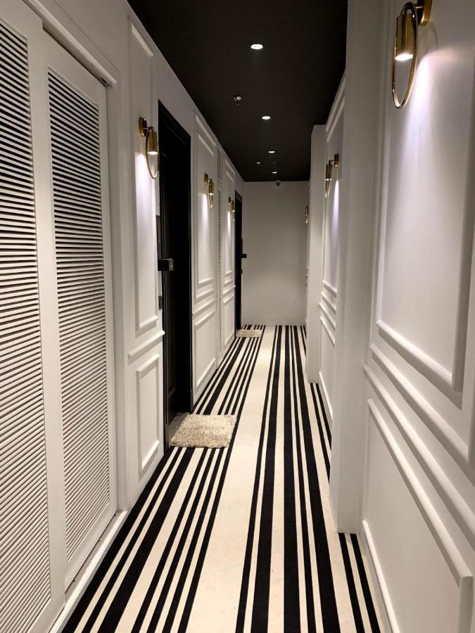 Madhav'S Lap Of Luxury Hotell Moradabad Exteriör bild