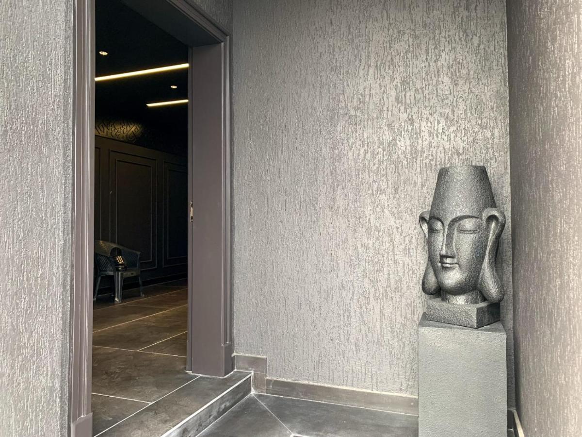 Madhav'S Lap Of Luxury Hotell Moradabad Exteriör bild